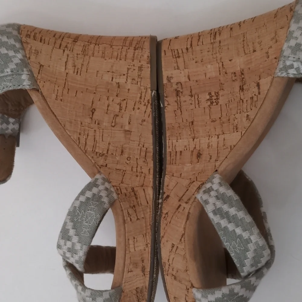 𝅺toms Sienna Aztec Wedges Green White 8